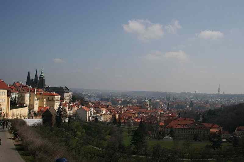 Файл:View over Prague.jpg